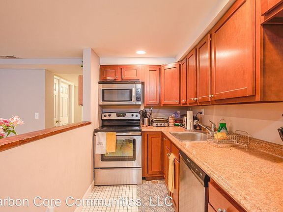 5th image of 980 Dana Ave APT 5
