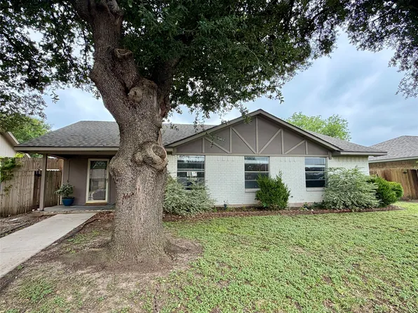1808 Bolingbroke Pl, Fort Worth, TX 76140