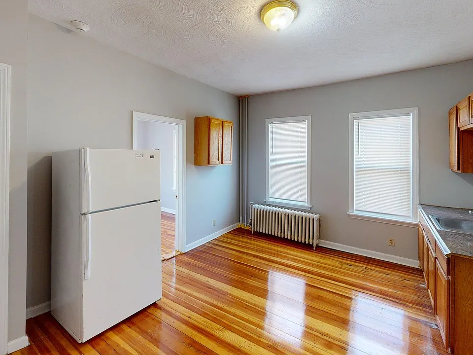 52 Sumner St #1