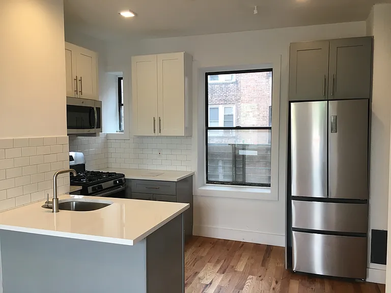 166 Clinton Ave #10E — Photo 2