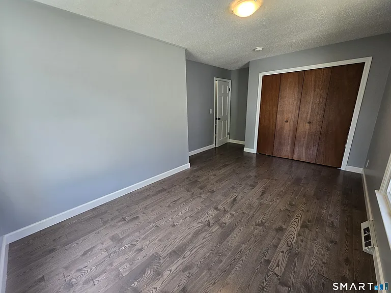 24 Pearl St — Photo 27