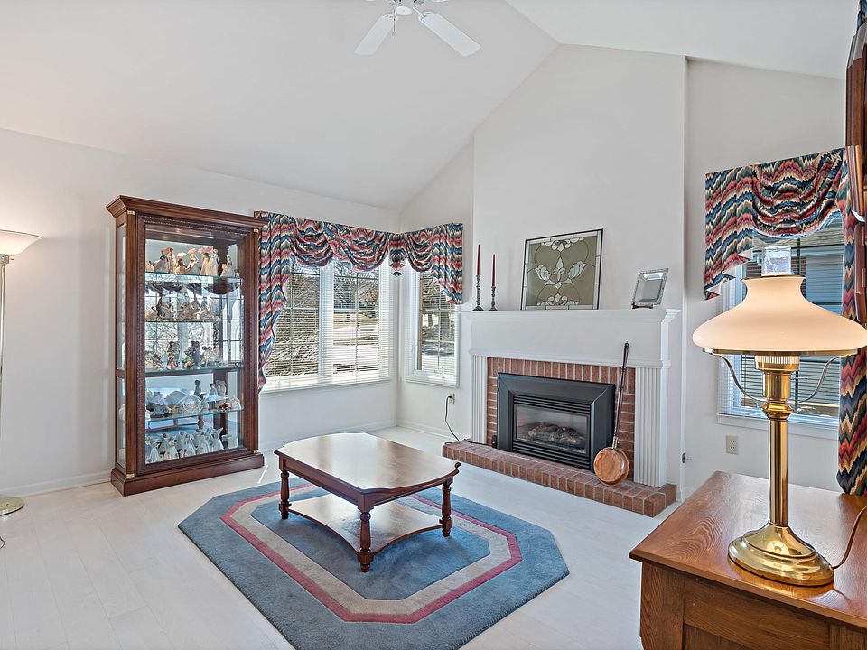 1st image of 8796 Woodbridge Dr #8796