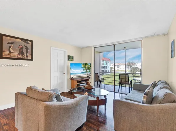 2951 E Sunrise Lakes Dr #209, Sunrise, FL 33322