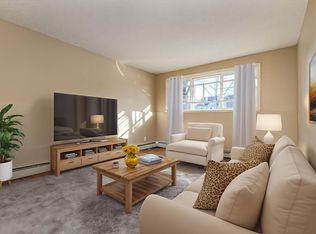 10620 104th St NW #1, Edmonton, AB T5H2W2