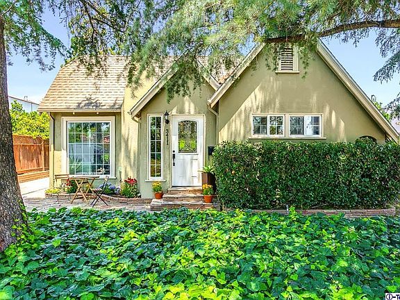 4th image of 3411 Madera Ave
