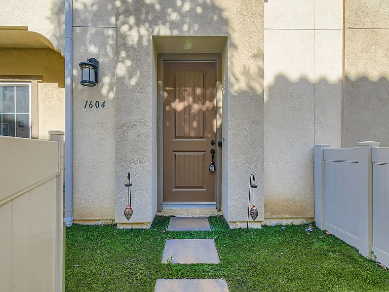 1604 Santa Paulina — Photo 31