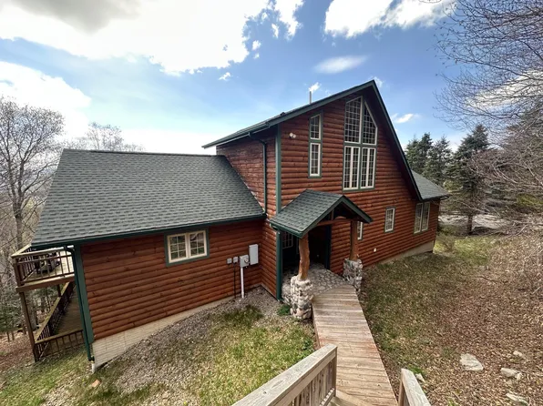 562 N West Rdg, Snowshoe, WV 26209