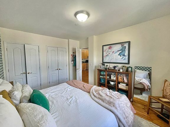 3rd image of 567 Warren St #605