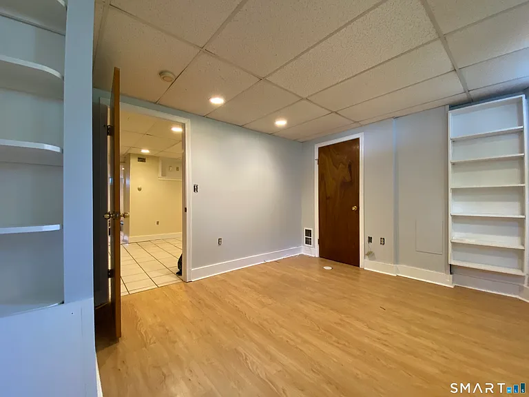 239 Edwards St #LL — Photo 9