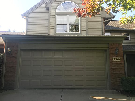 5th image of 114 Village Place Dr