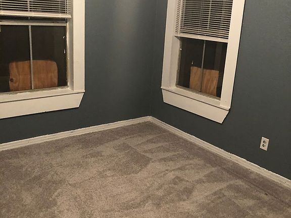 5th image of 3210 Garden Ln