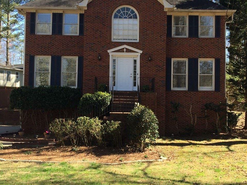 2nd image of 4780 Wayland Cir