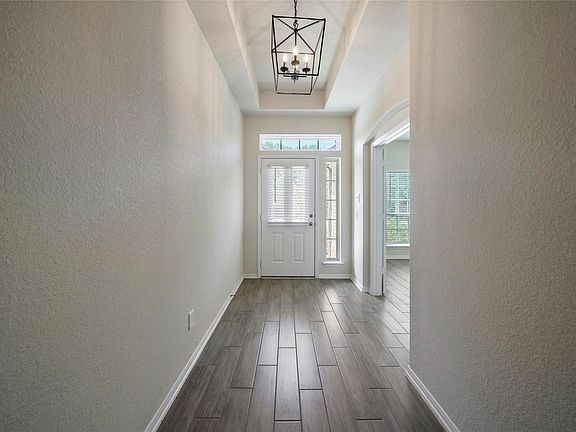4th image of 3227 Fairhaven Ln