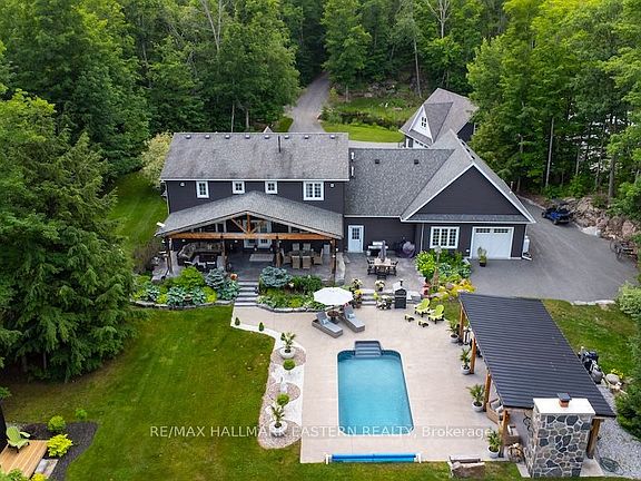 4th image of 267 Edwina Dr