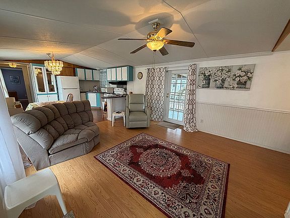 3rd image of 3314 Bridges St #84