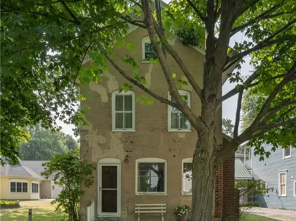 430 E Broadway St, Cape Vincent, NY 13618
