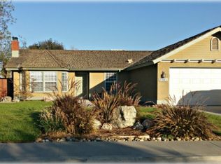 2371 Cottonwood Dr, Hanford, CA