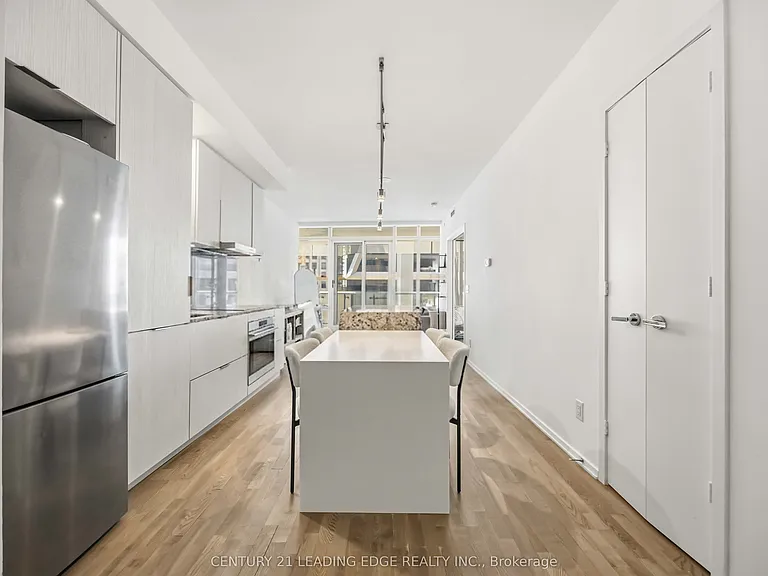 1 Bloor St E #3308 — Photo 10