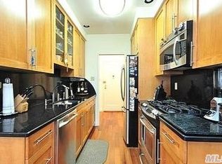 16221 Powells Cove Blvd APT 2B, Flushing, NY 11357