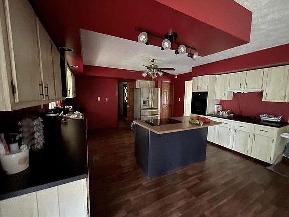 5th image of 555 Linwood Dr