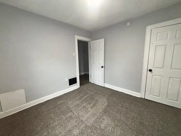36 N Eureka Ave — Photo 9