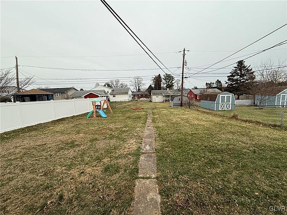 3rd image of 2632 West Blvd