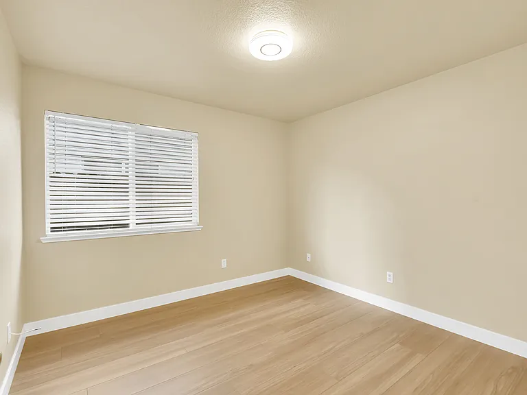 8795 Monterey Oaks Dr — Photo 34