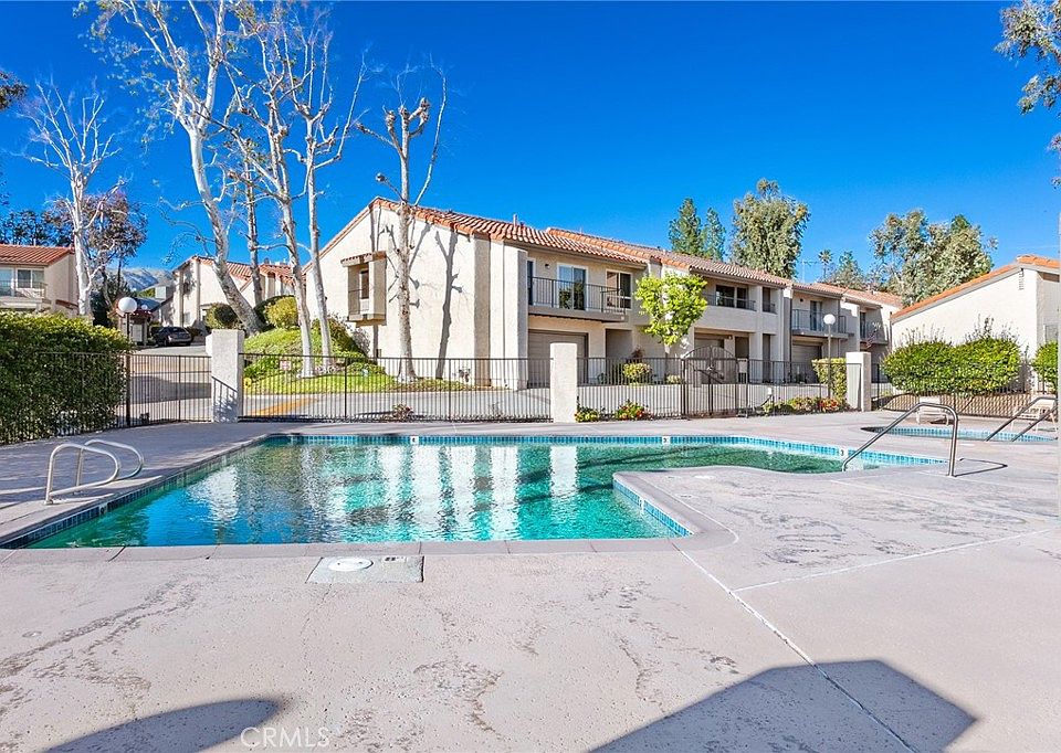 1st image of 19519 Rinaldi St