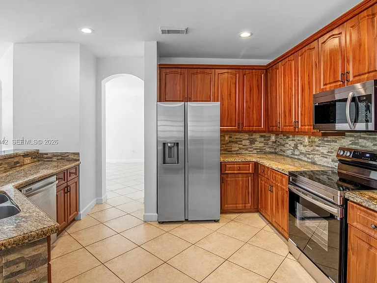 16001 SW 43rd Ter — Photo 10