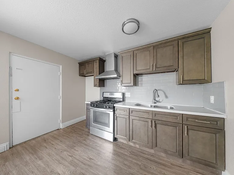 7800 Athens Circle — Photo 4