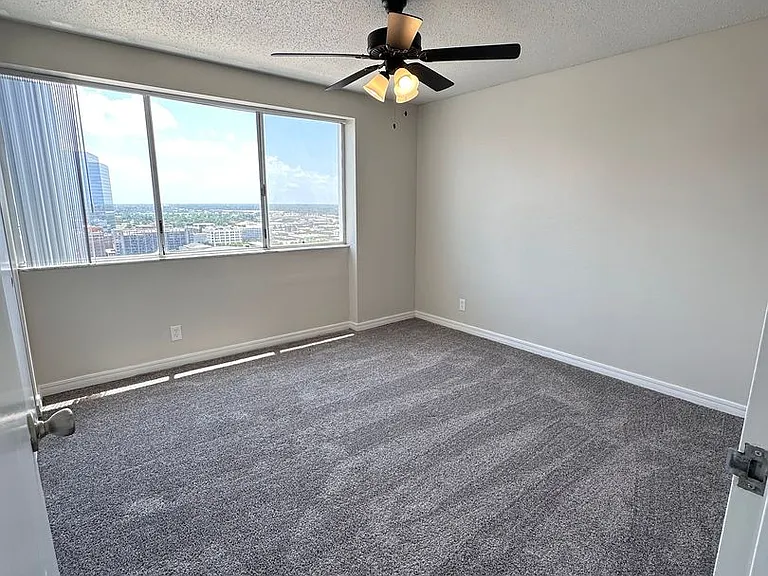 The Regency Apartments — Photo 168