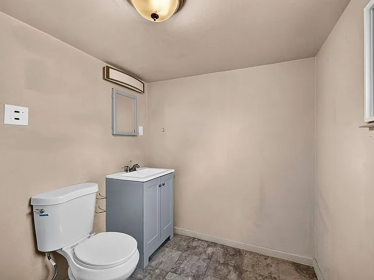5920 Ferris Ave — Photo 8