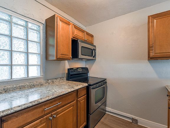 4th image of 2208 1/2 N Boulevard A