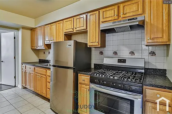 5 bed, 1850 sqft, $5,900 — Photo 4