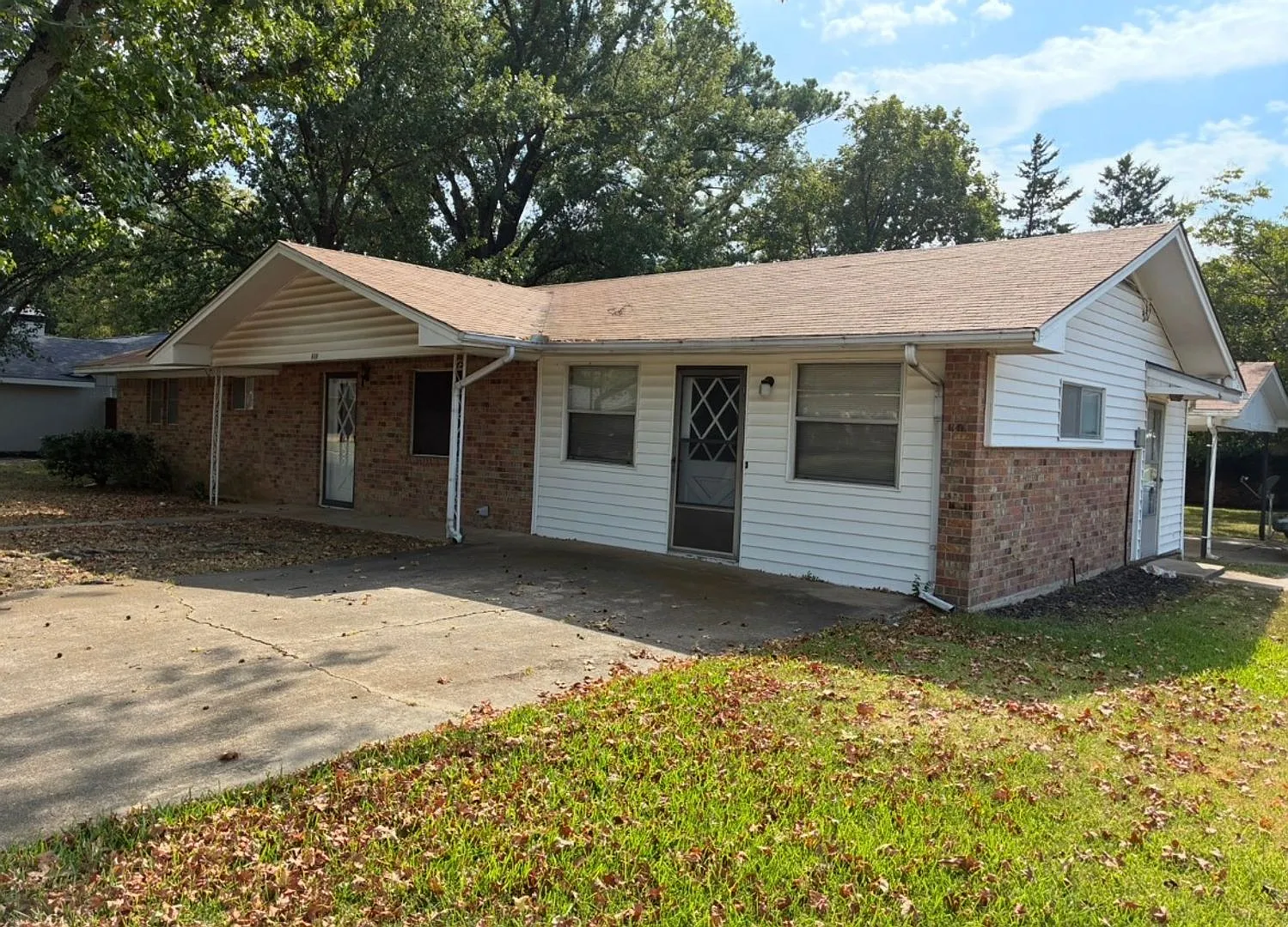 3/2 Brick home in Mt. Vernon — Photo 1