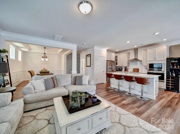 2018 Blue Pond Rd, Matthews, NC 28105