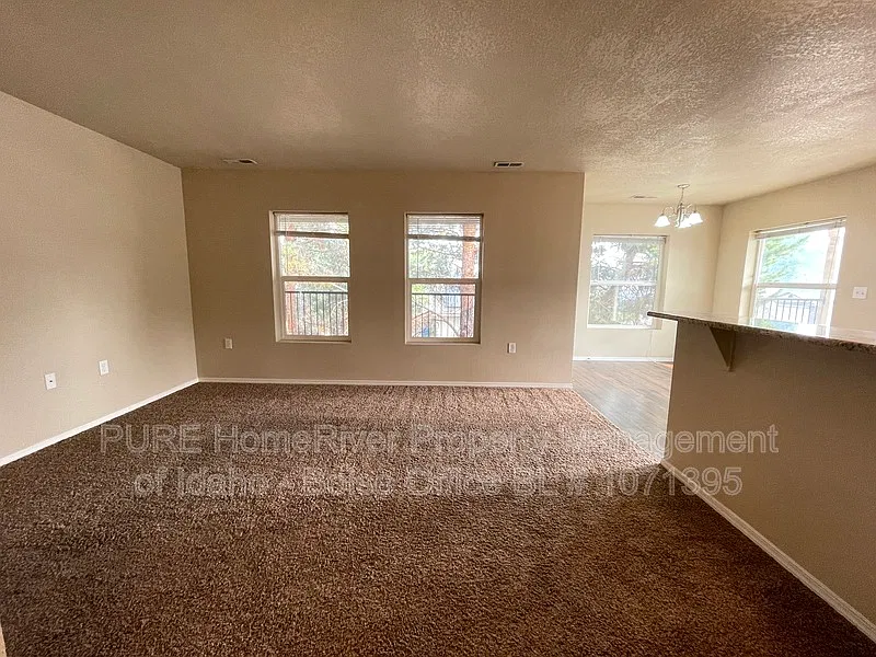 2 bed, 2.0 bath, 1000 sqft, $1,395 — Photo 2