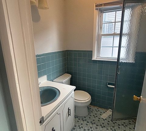 3rd image of 77 Gifford Ave #2