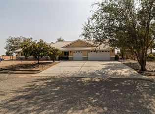 11245 Barada Rd, Victorville, CA 92392