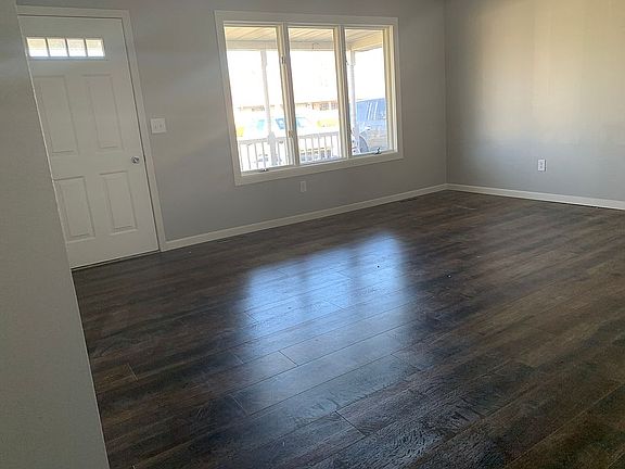 5th image of 520 Cypress Ln