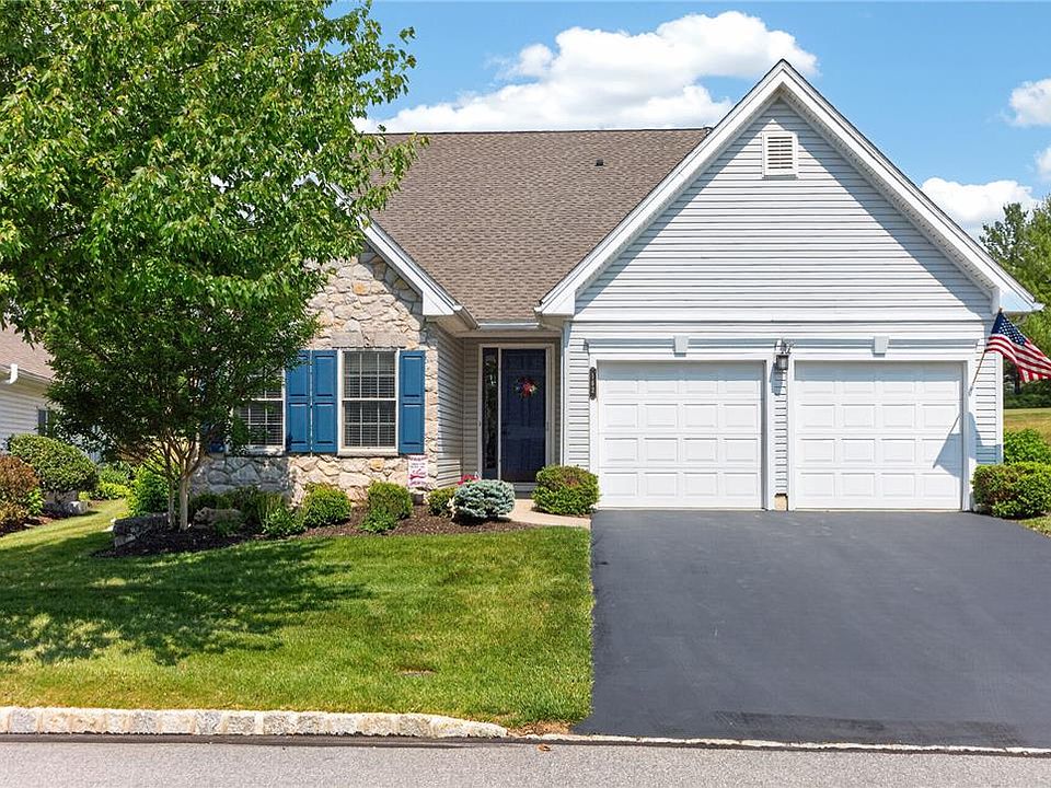 1st image of 162 Glenmoor Cir N