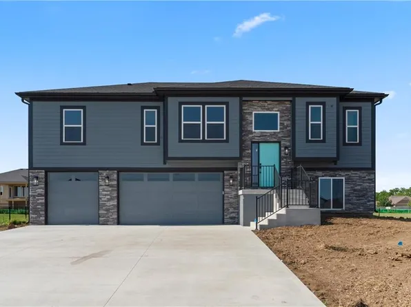 813 W Rader St, Lone Jack, MO 64086