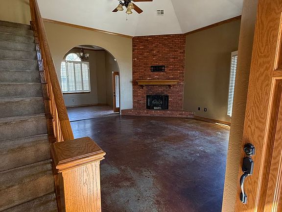 4th image of 2506 NE Heritage Creek Dr