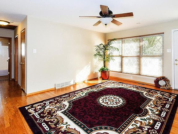 4th image of 1085 Florland Dr