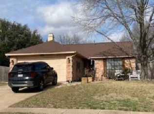221 Wilshire Dr, Glenn Heights, TX 75154