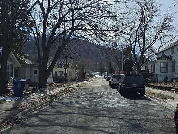 4th image of 516 Hodgman St