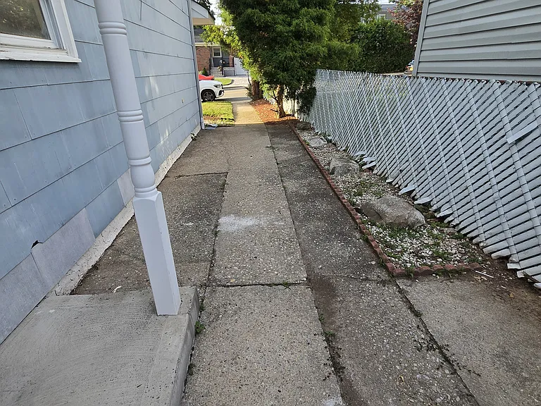 74 Caswell Ave #1 — Photo 18