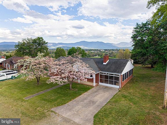 2nd image of 25 Woodland Park Dr
