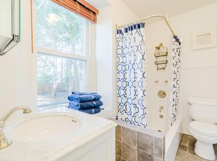 40 Corne St #1B, Newport, RI 02840