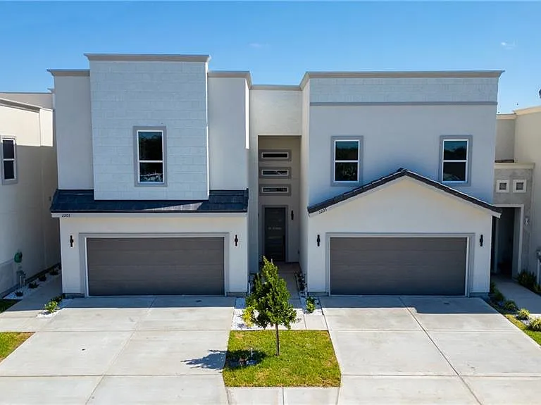 2203 Dorado Dr — Photo 17